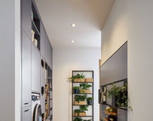 Storage space and washing machine from the side