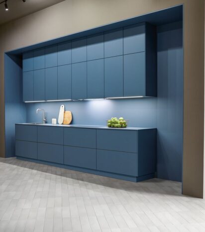 Handleless kitchen design side view