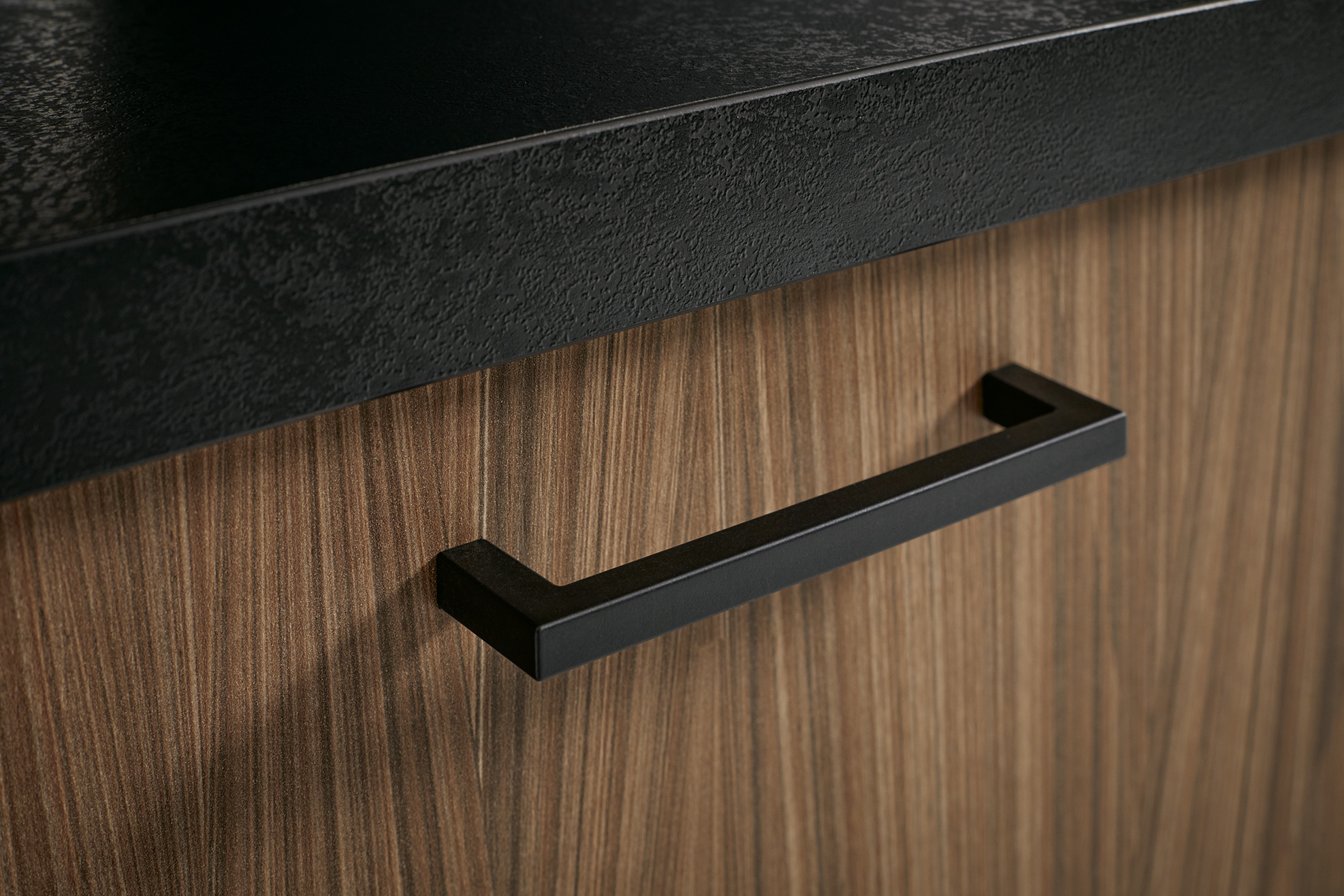 Shuller - Avola Sage Green - Handle Detail