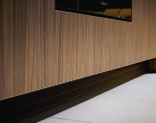 Shuller - Avola Green - Handless Cupboard Detail